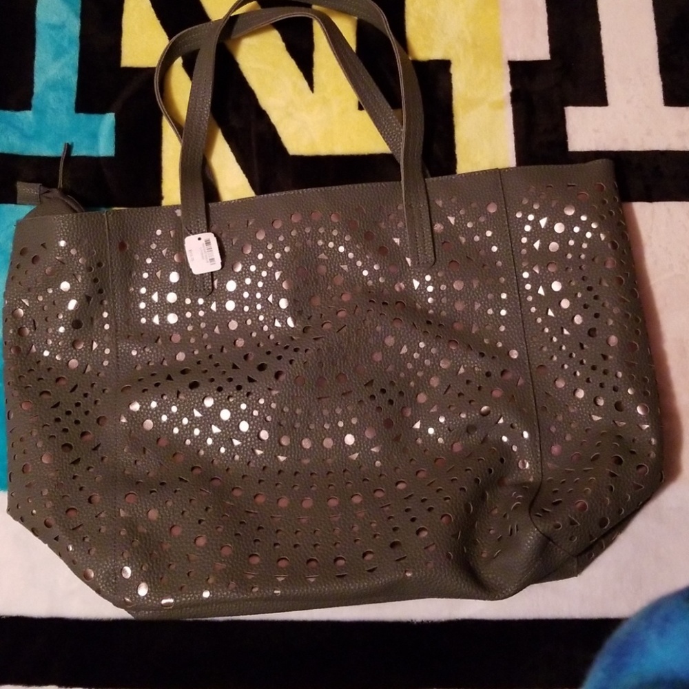 Tote B&BW